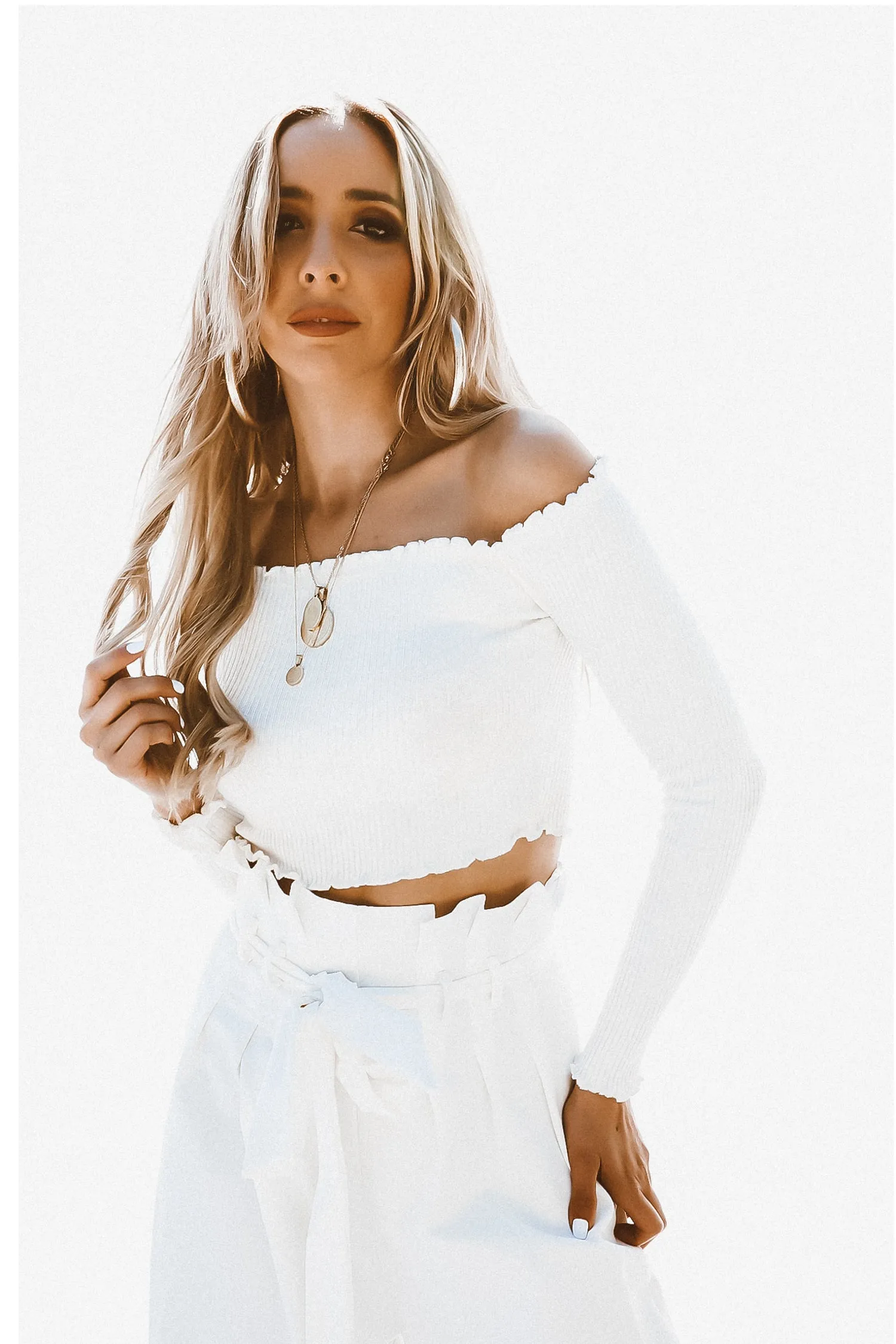 Off-Shoulder Ribbed Crop Top - White