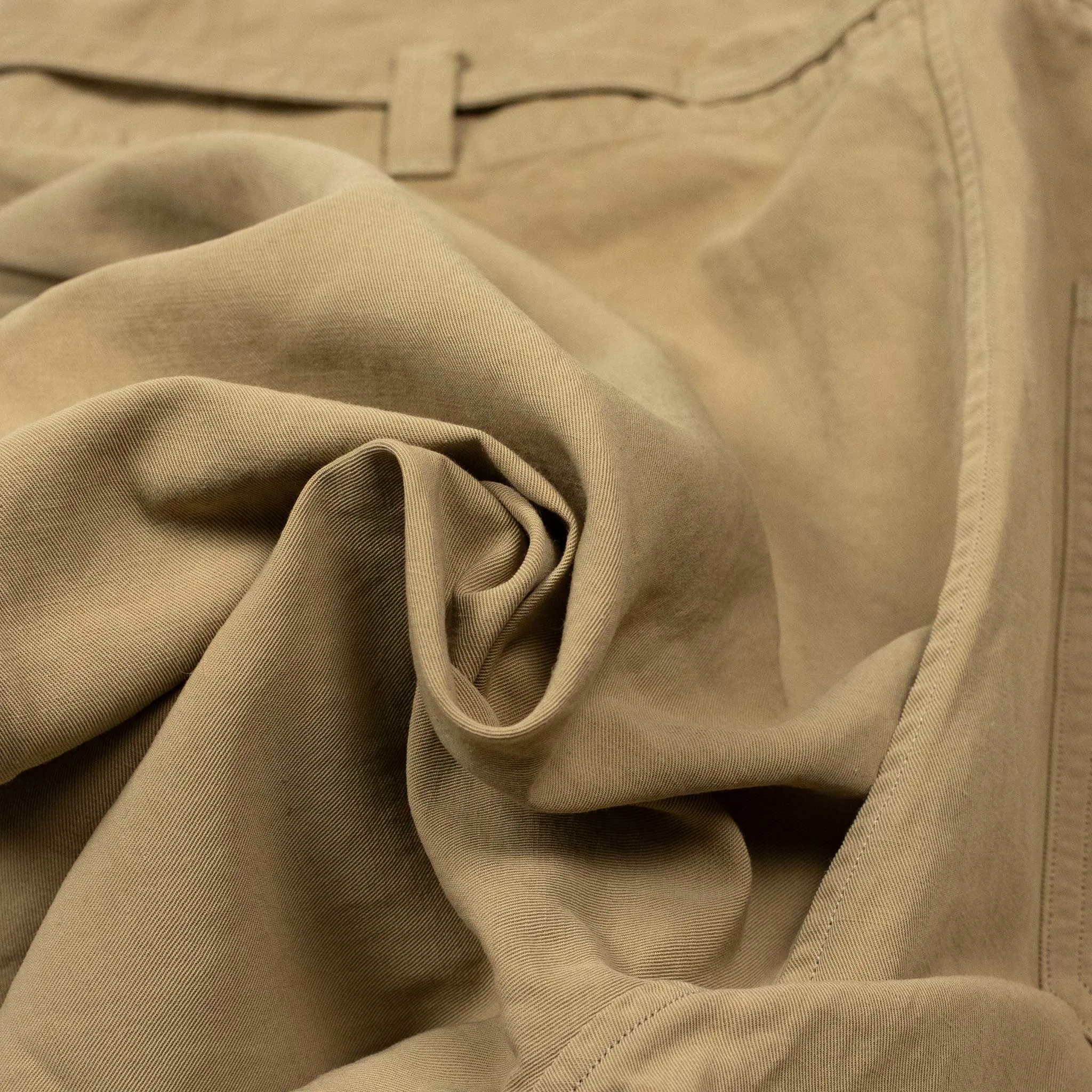 Traveller drawstring pants in garment dyed khaki cotton linen